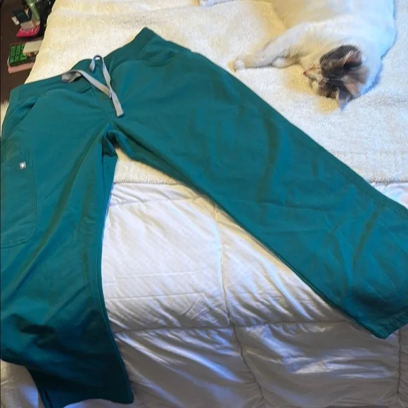 Figs Jade Green Scrub Top - Picture 5 of 8